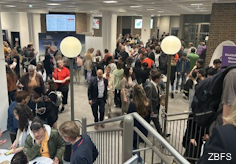Besucher der Jobmesse