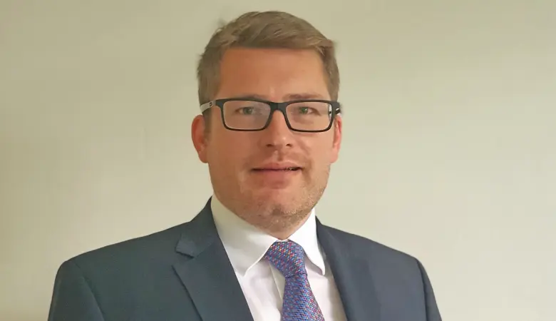 Portrait Florian Hofmann